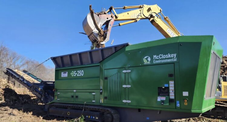 The tracked primary shredder is designed to handle waste streams that vary in size, composition and durability. Image: Tutt Bryant Equipment